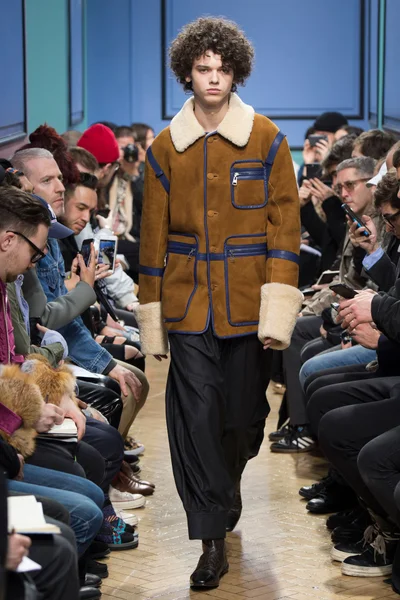 Look 34